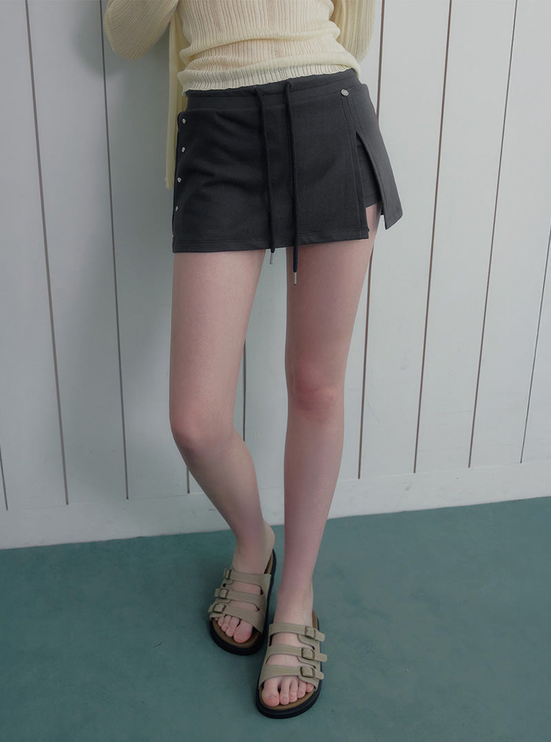 Niven stud slit mini skirt shorts