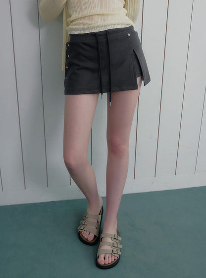 Niven stud slit mini skirt shorts