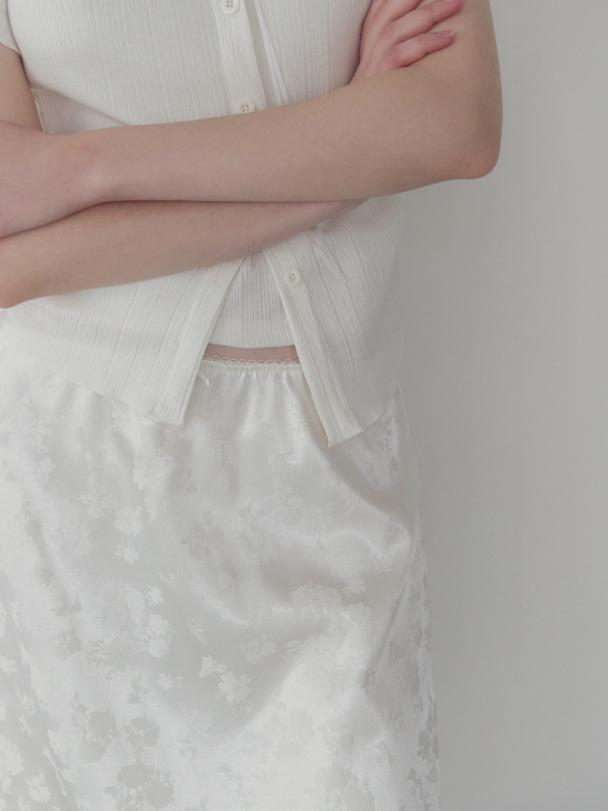 Divet flower satin banding midi skirt
