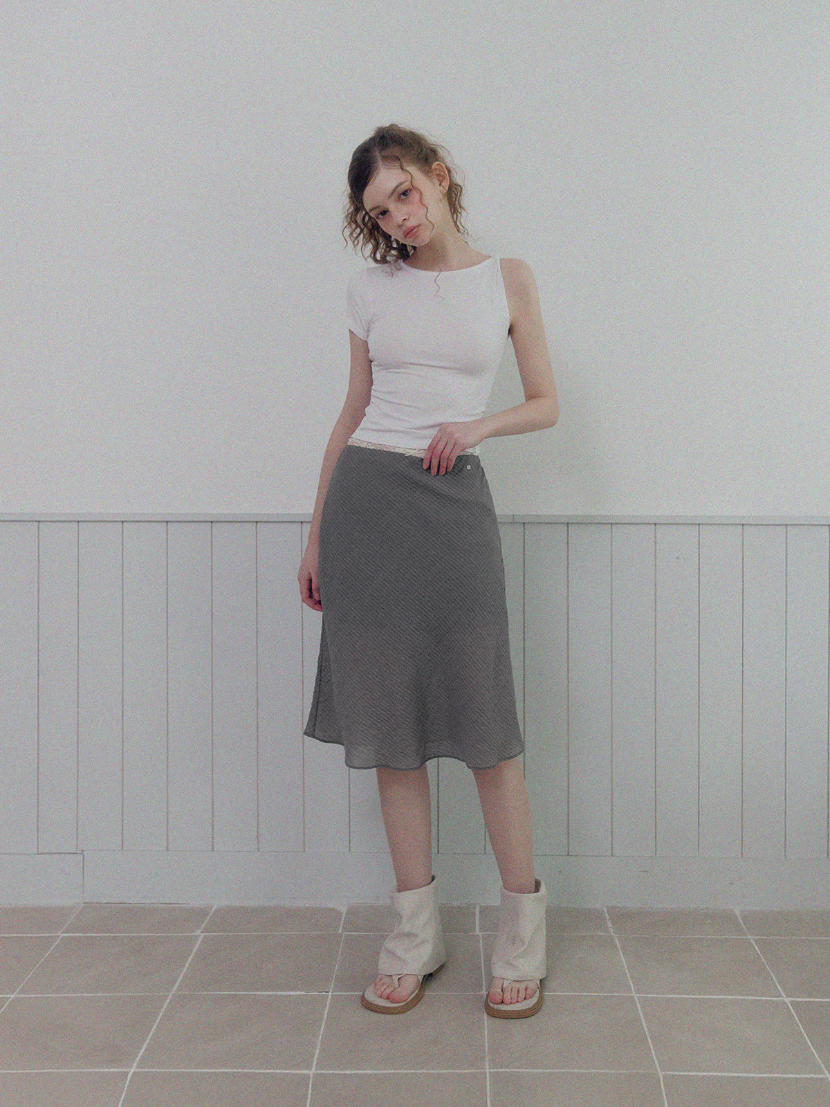 Beret check banding midi skirt