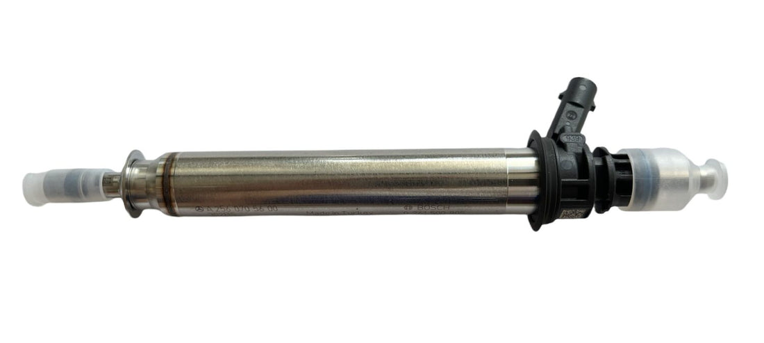 NEW ORIGINAL INJECTOR WITH NOZZLE V8 MERCEDES A W176 W177 W213 S213 GLA GLE GLS X290 GT 63 A2560705600 0261500805