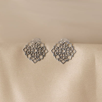 Cutwork Pattern Earrings