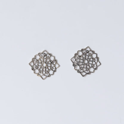 Cutwork Pattern Earrings