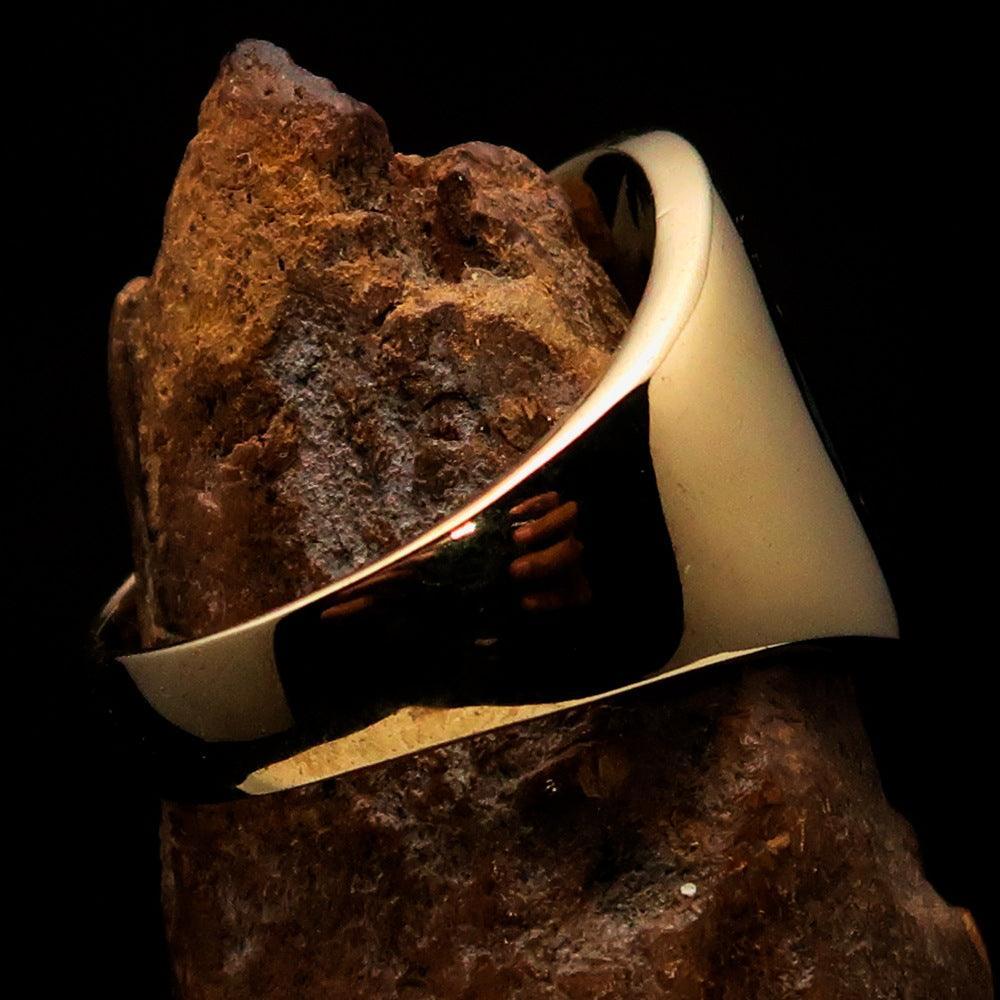 Excellent crafted Men's Black Hammer and Sickle Crest Ring - Solid Brass