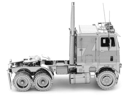 Freightliner COE Truck