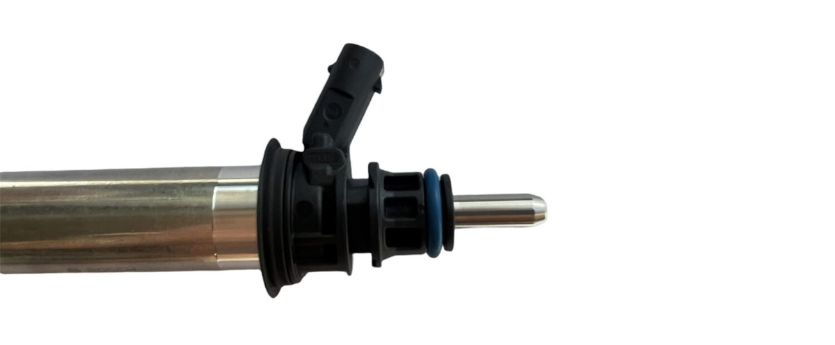 NEW ORIGINAL INJECTOR WITH NOZZLE V8 MERCEDES A W176 W177 W213 S213 GLA GLE GLS X290 GT 63 A2560705600 0261500805