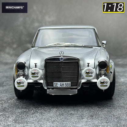 Lookrover Minichamps 1:18 Mercedes 300SEL 6.8 1971 Classic Diecast Car Model Static Display