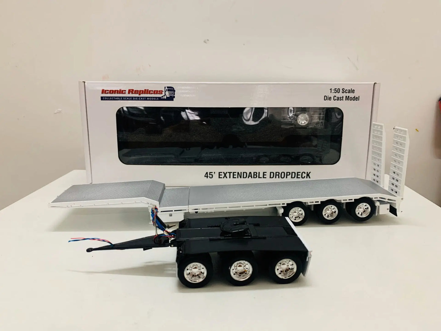 Lookrover 1:50 Die-Cast Extendable Dropdeck Trailer Truck Model 45ft Blue Scene Decoration Gift