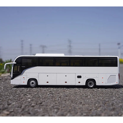 Lookrover Yutong C12PRO Tourist Bus 1:42 Alloy Model Overseas Highway Van Collectible Display