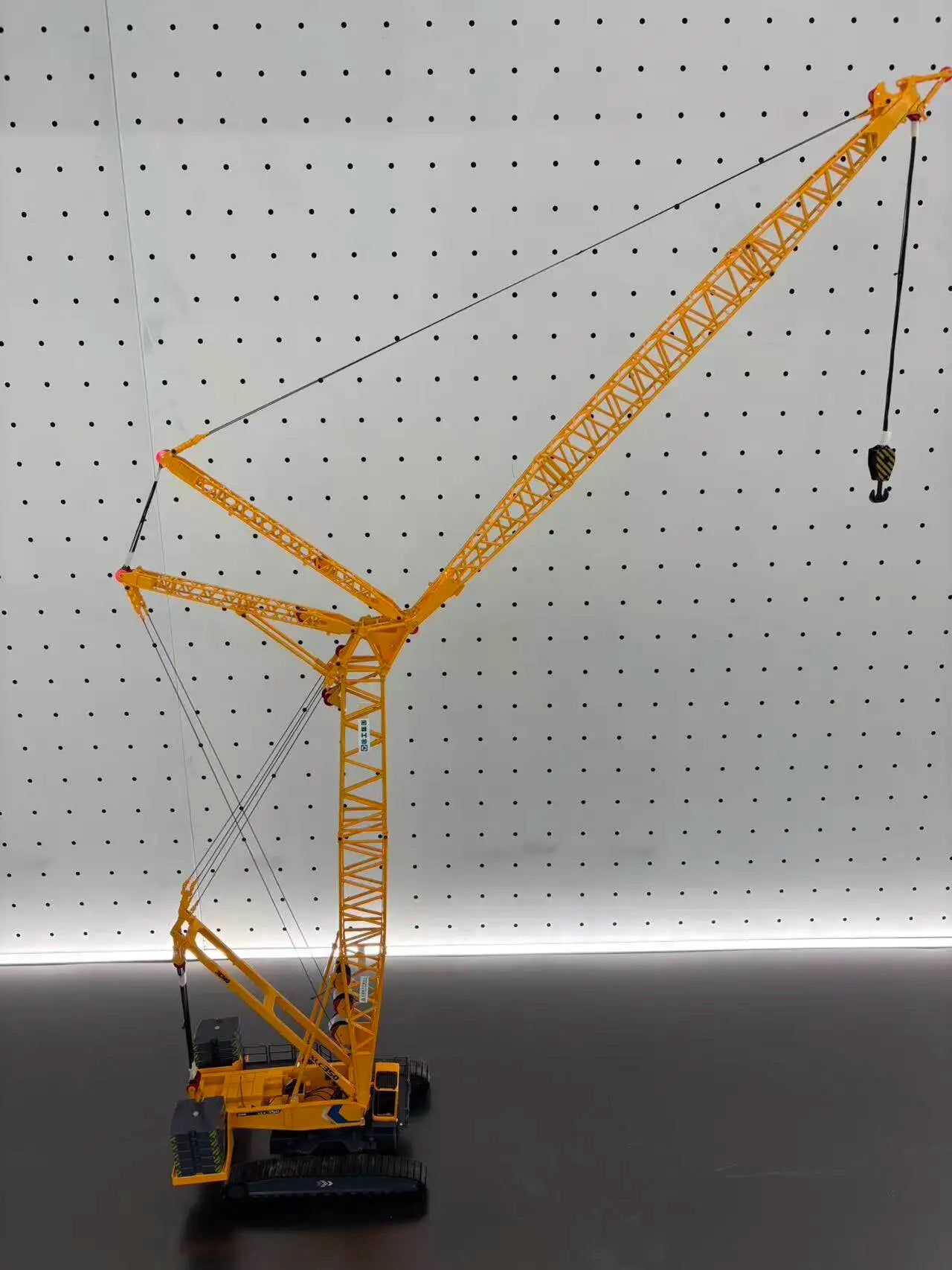 Lookrover XCMG XLC350 Crawler Crane Truck 1:120 Diecast Alloy Construction Vehicle Model Adult Collector