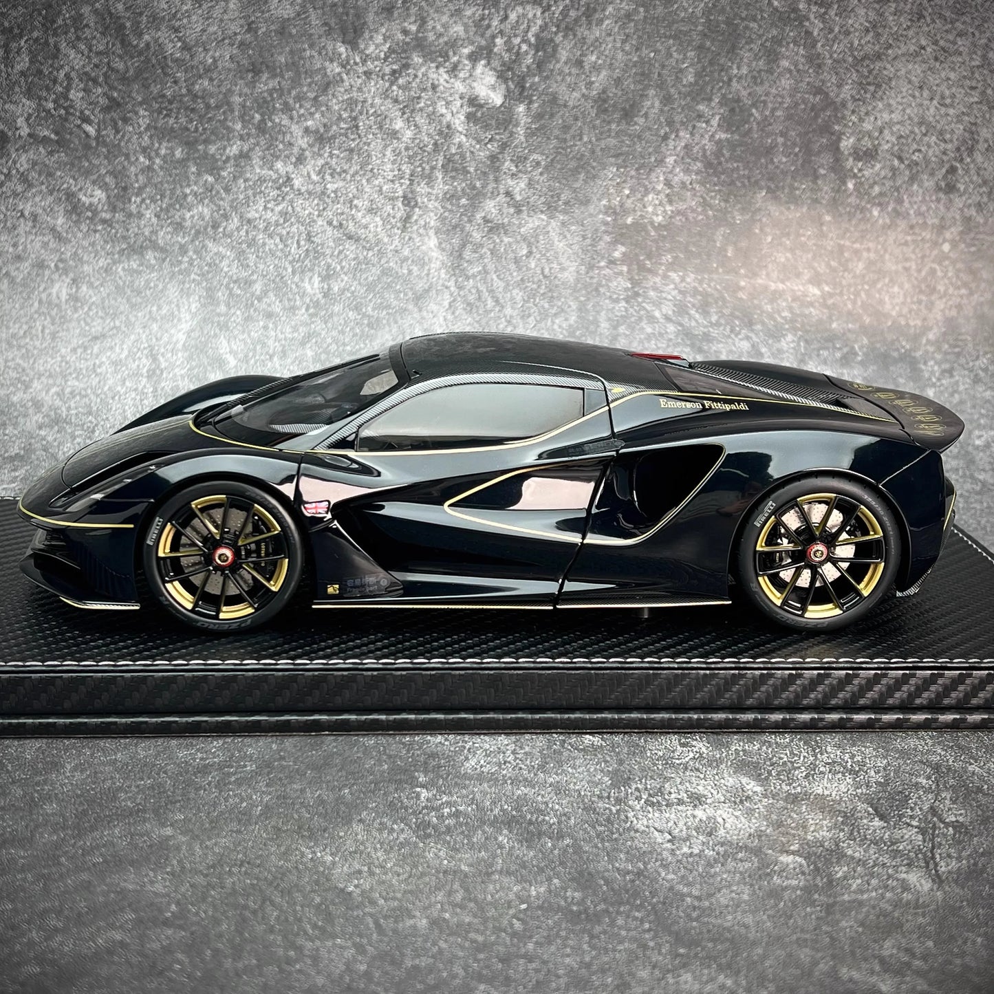 Original Lotus Car Model Lotus Evija Pure Electric Supercar Cars Model 1/18 Simulation Alloy Cars Ornament Boy Collection Gift